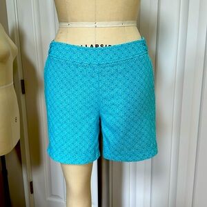 Talbots shorts in size 6 pettite. Beautiful fabric,55% linen 45% cotton, pockets